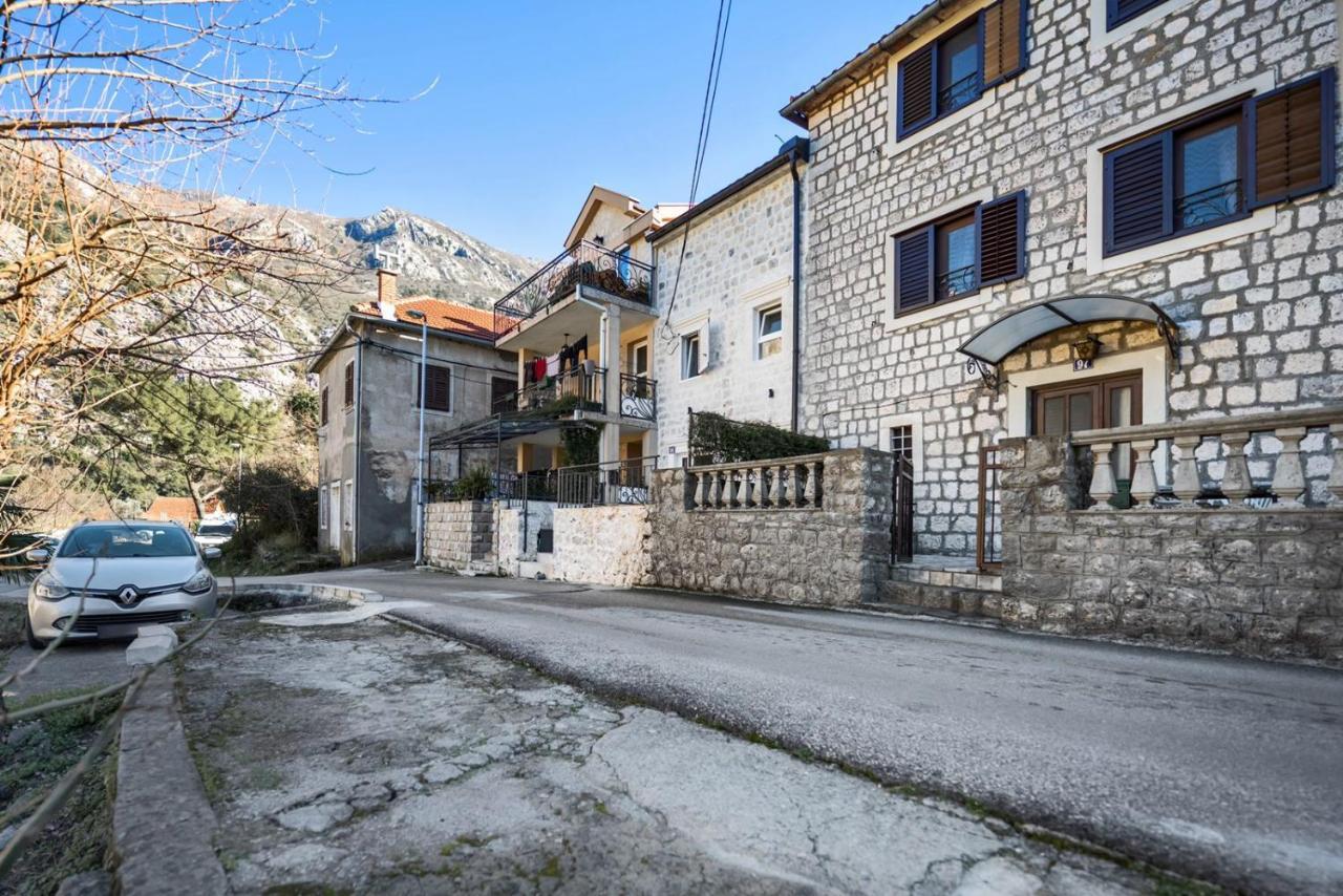 Apartments Sophia Kotor Exterior photo