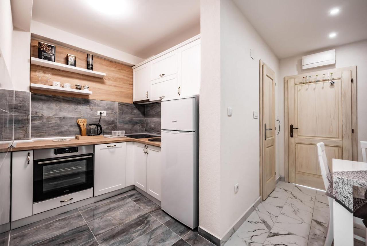 Apartments Sophia Kotor Exterior photo